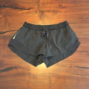 Hotty Hot Short Black Lululemon 6 2.5" length